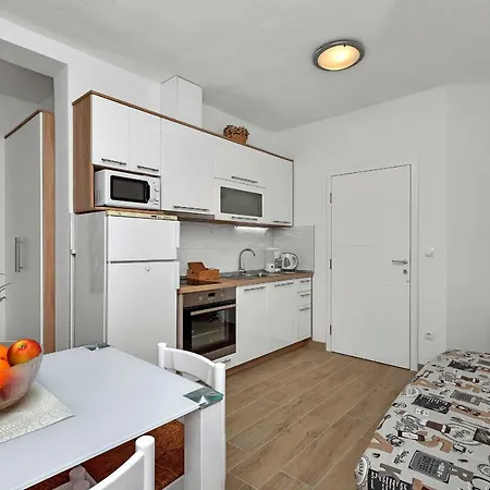 Апартаменты Mirjana & Ivo *