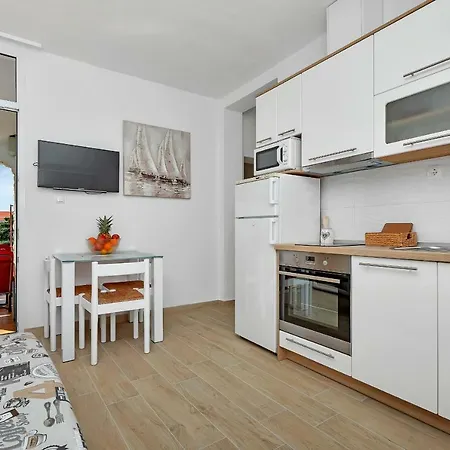 Апартаменты Mirjana & Ivo *